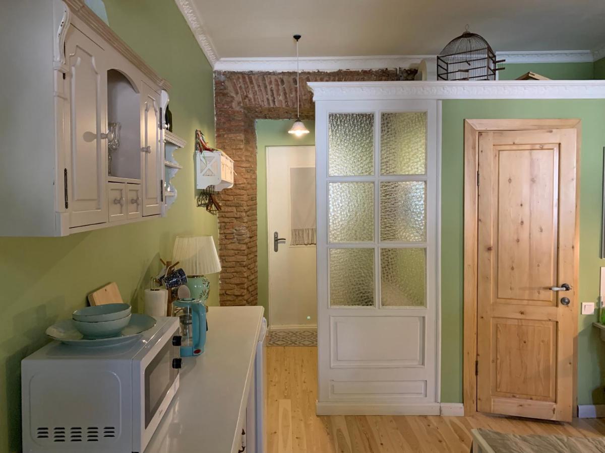 Cozy&Stylish Jonjoli Apartment Tbilisi ภายนอก รูปภาพ