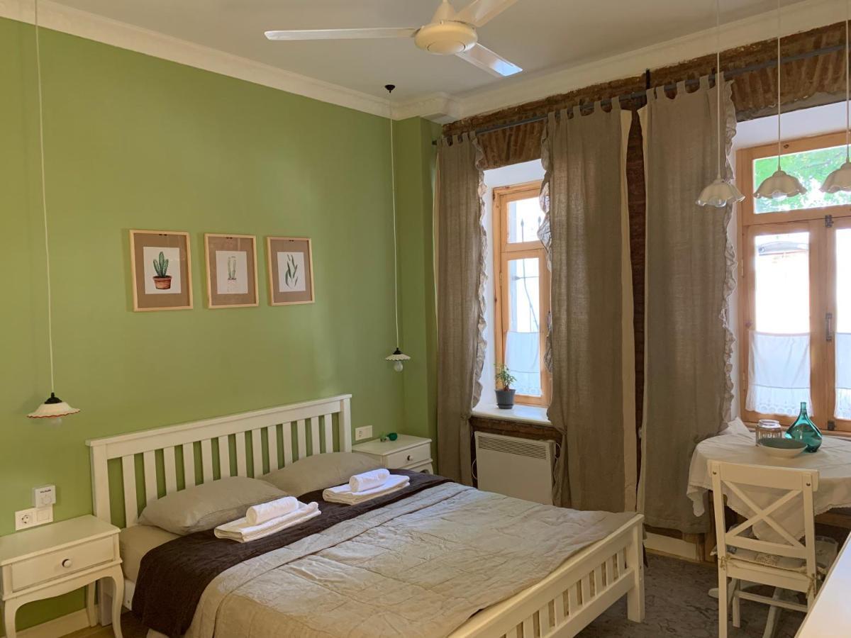 Cozy&Stylish Jonjoli Apartment Tbilisi ภายนอก รูปภาพ